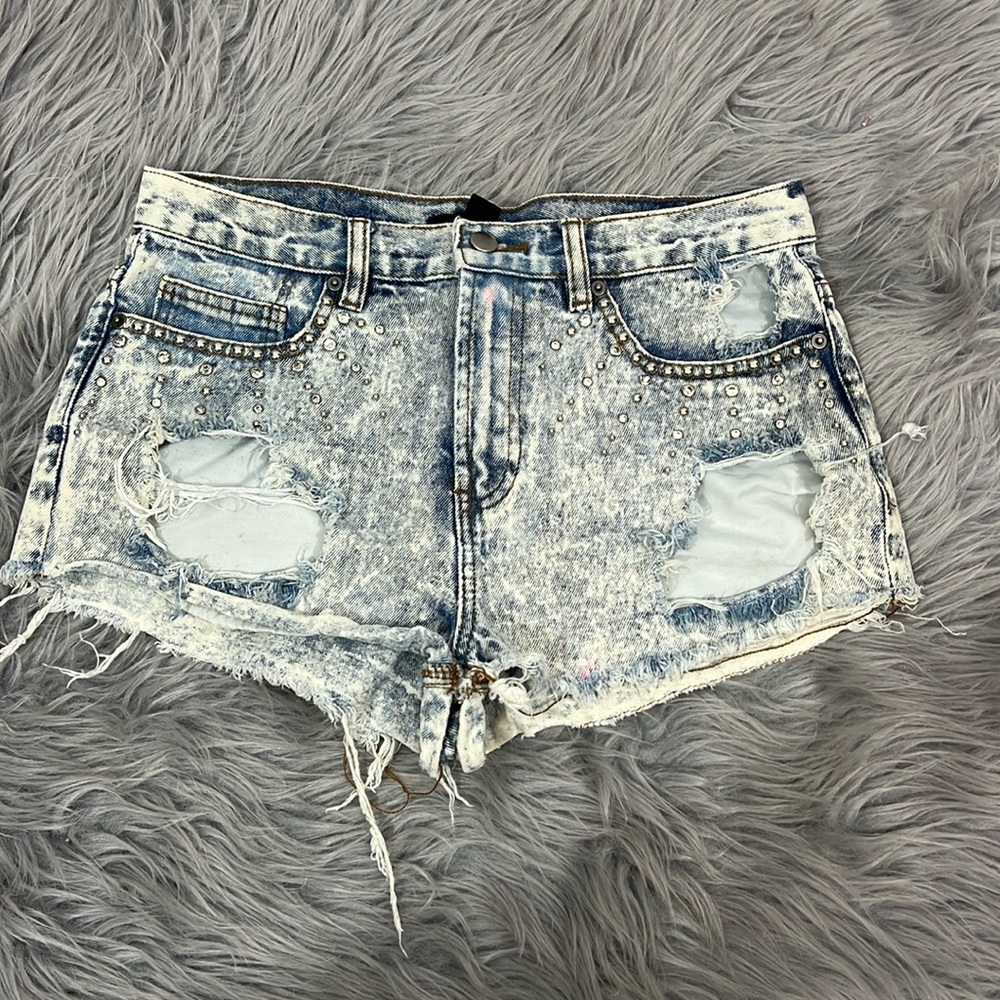 FOREVER SHORT SIZE 28 📌📌